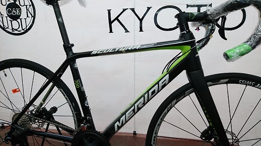 2017 MERIDA$B!J%a%j%@!K(B SCULTURA($B%9%/%k%F%e!<%i(B) DISC 700