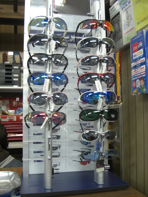 BBB$B$N%5%s%0%i%9(B