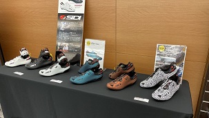 SIDI$B$N%7%e!<%:<h$j07$$;O$a$^$7$?!#<+<R9)>l$N$_$G7$?&?M$,CzG+$K:n$j>e$2$?%$%?%j%