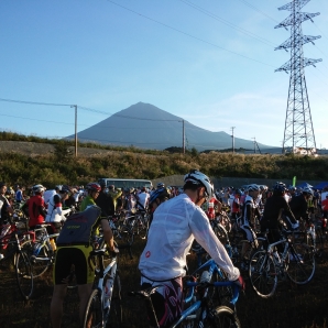 ここからコース上のスタート地点に向かいます