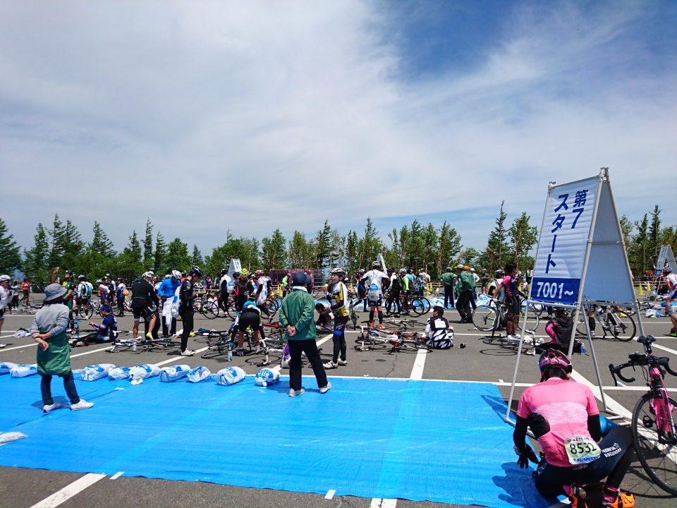 五合目荷物置き場