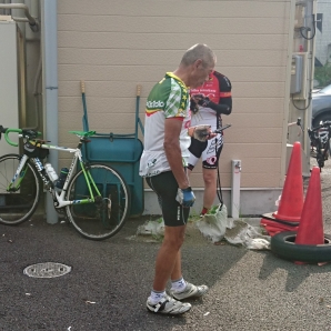 A2 勝浦市内手前　最初のコンビニ　62km地点