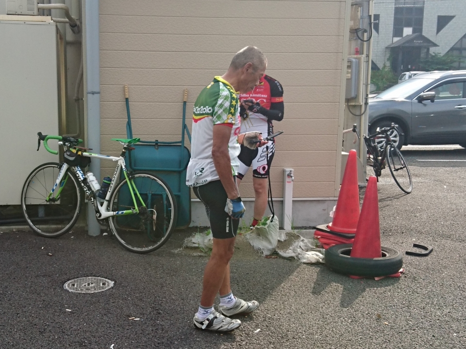 A2 勝浦市内手前　最初のコンビニ　62km地点