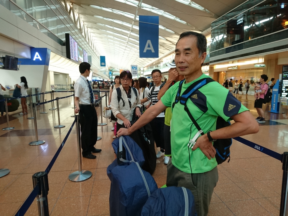 輪行袋預け待ち