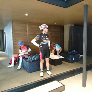 HOTELCYCLEロビー　出発前