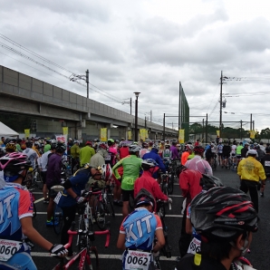 雨が降り出しました