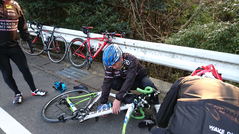 ２回目のパンク修理休憩1