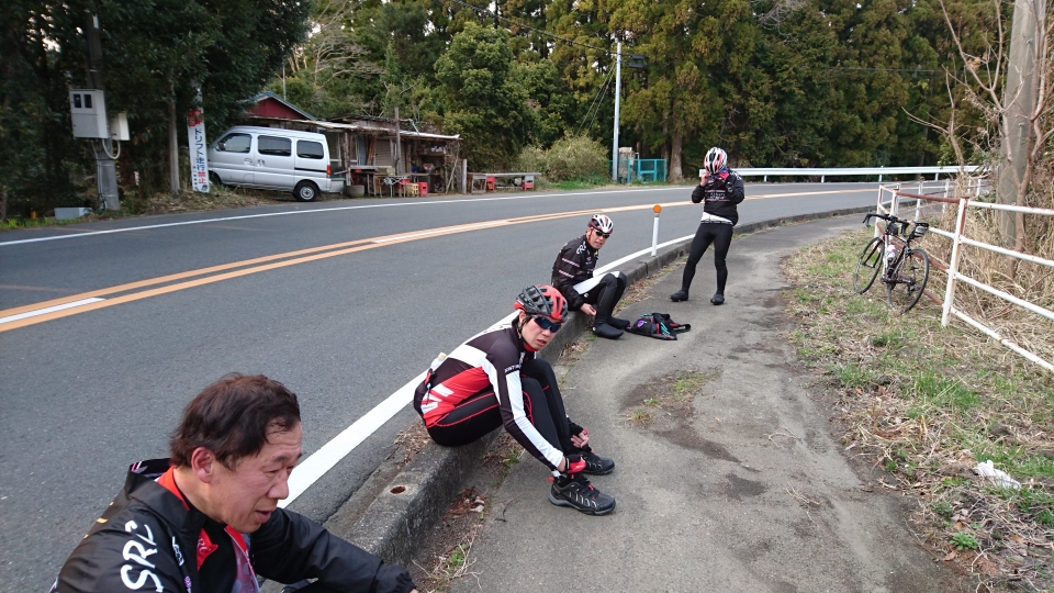 清澄頂上付近で休憩