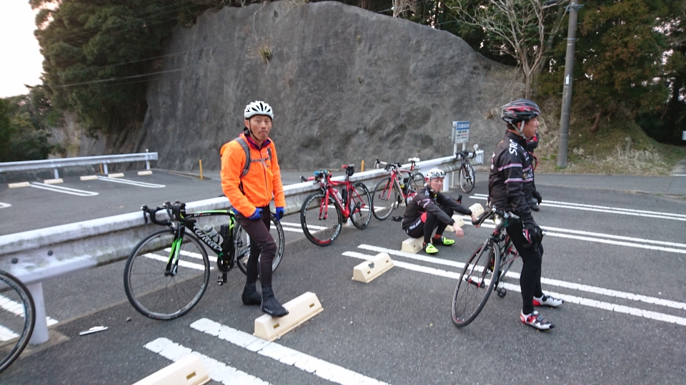 三石山頂上休憩