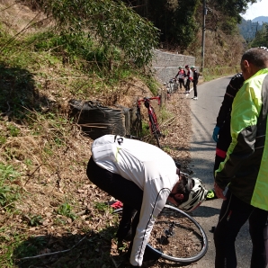 １回目のパンク修理休憩1