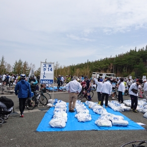 下り用荷物を受け取ります