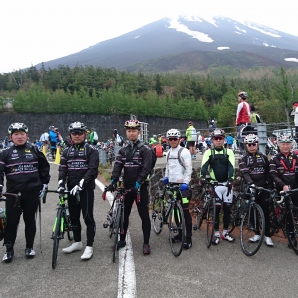 五合目で集合写真