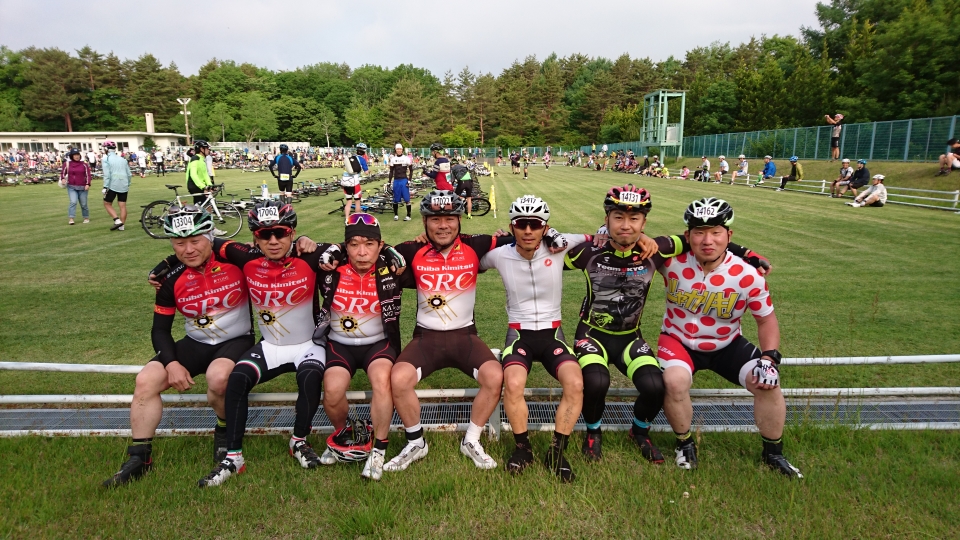 スクラム組んで健闘祈願