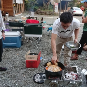 スタッフドチキン準備中