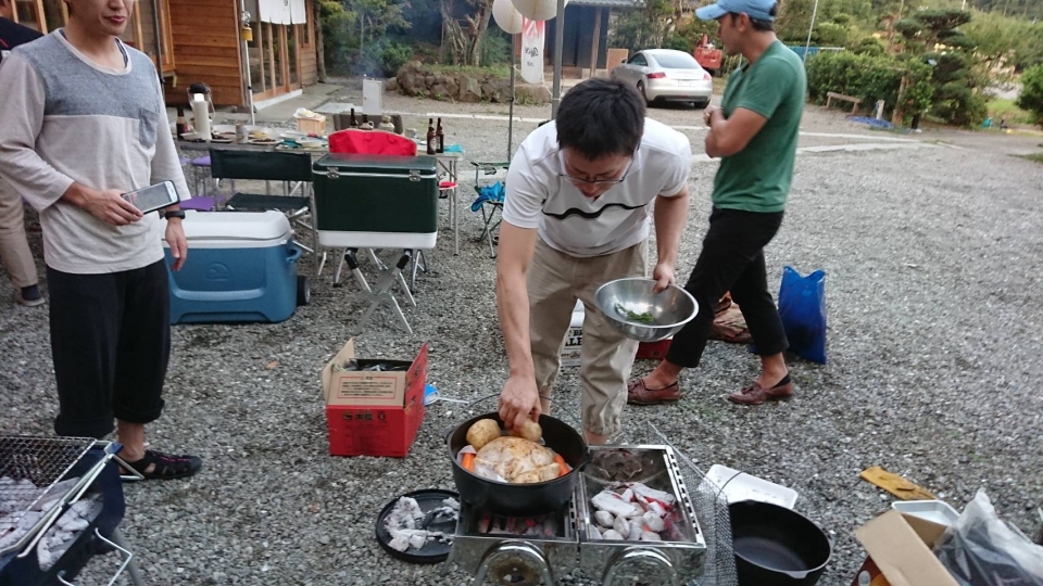 スタッフドチキン準備中
