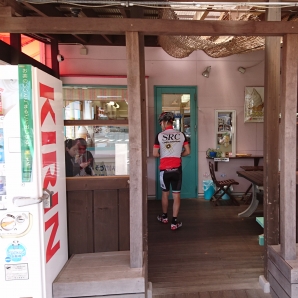 有名なピーナッツソフトのお店