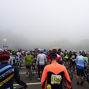 スタート直前、前見えません