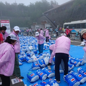 五合目、雨降って来ました