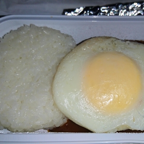 機内食のロコモコ