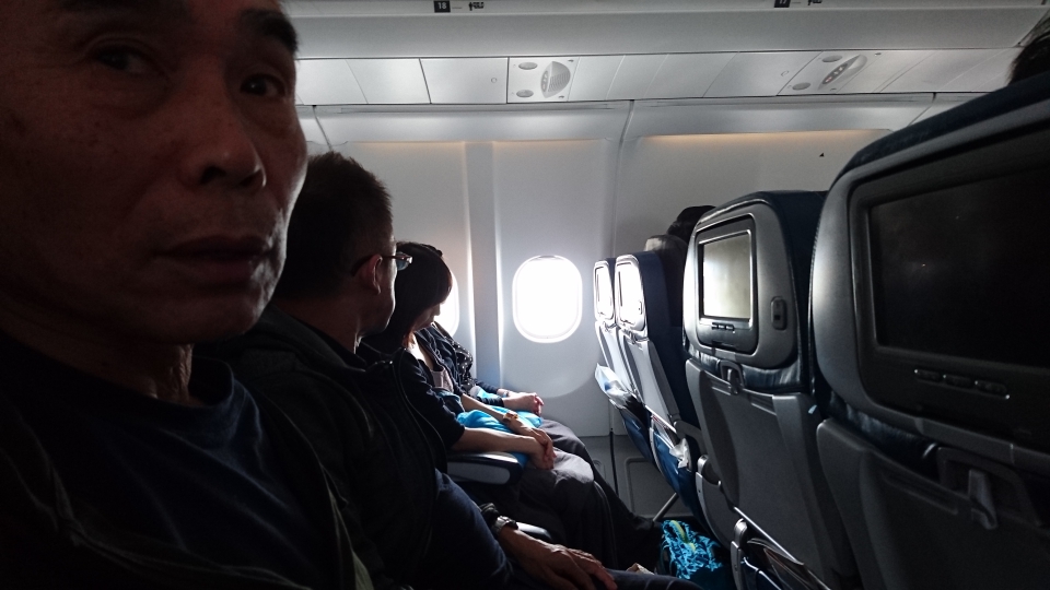 行きのハワイアン航空。機内