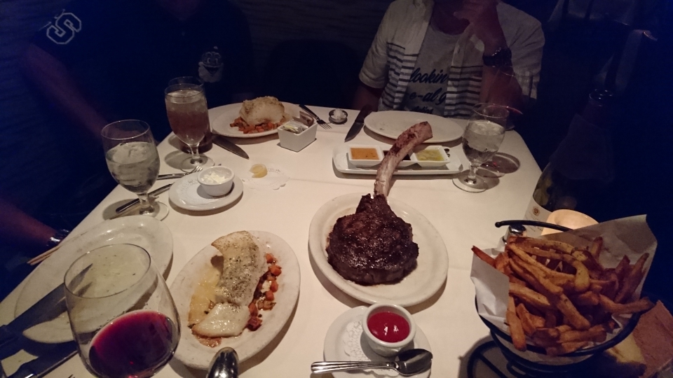 ステーキハウスでディナー