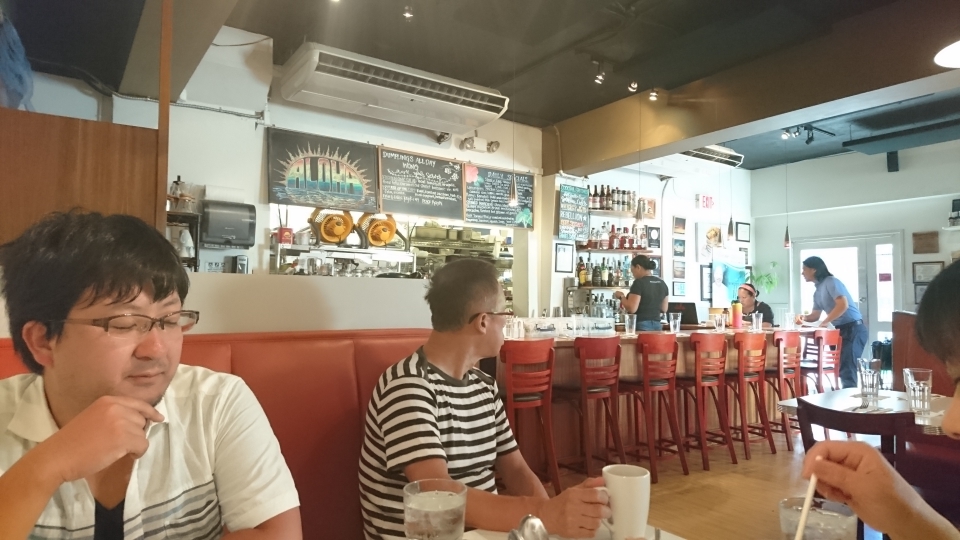 人気のカフェですが、平日の早朝だったのでのんびり出来ました