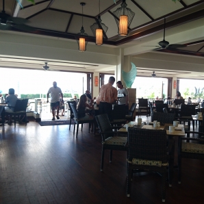 カハラホテルのレストラン内