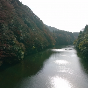 亀山湖の紅葉