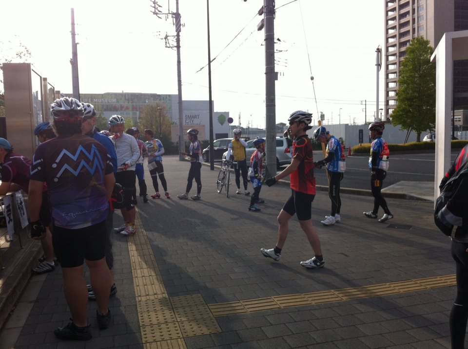 まだ参加者はまばら