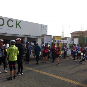 サイクリストが集まって来ました