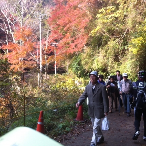 大型バスで来てました