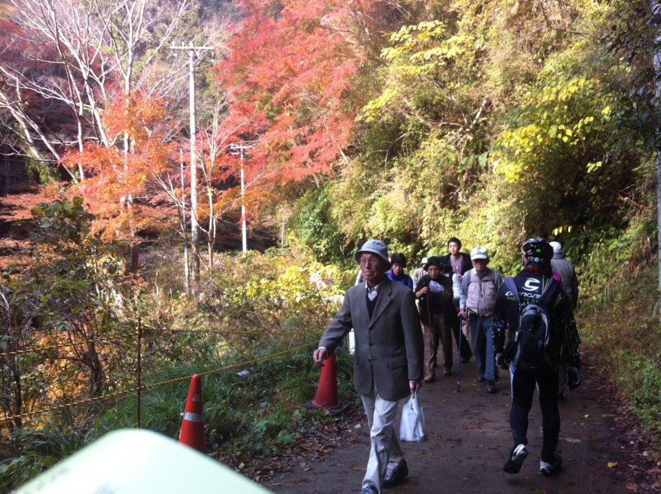 大型バスで来てました