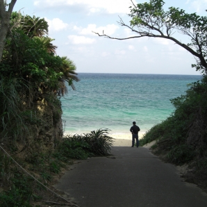 サトウキビ畑を抜けると・・