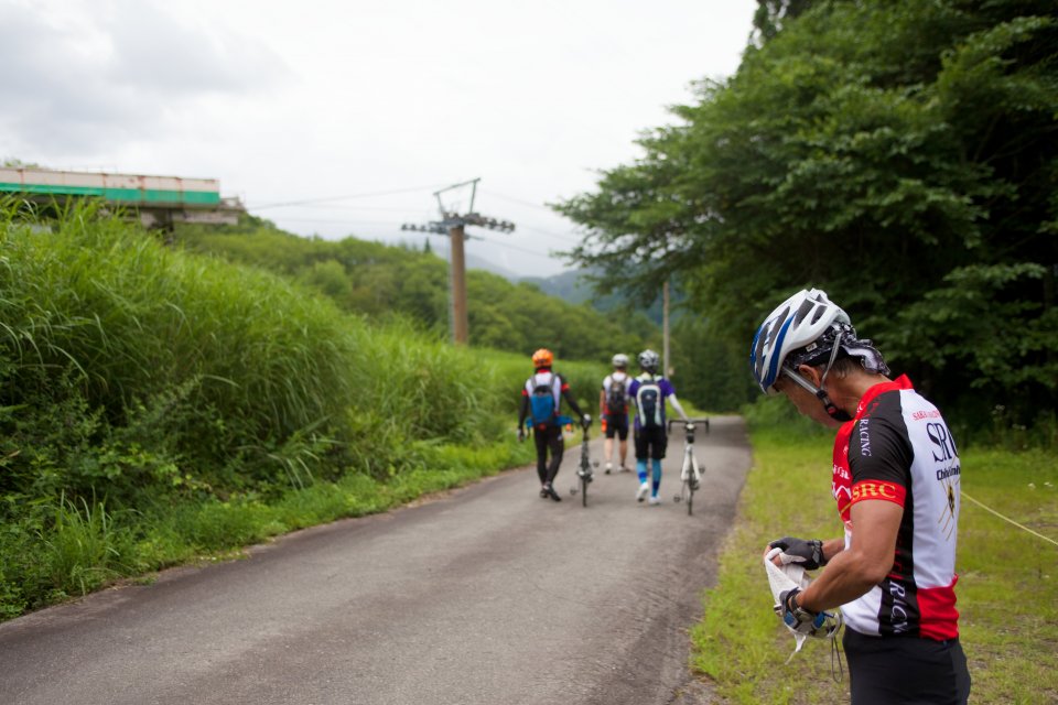 峠を越えたスキー場