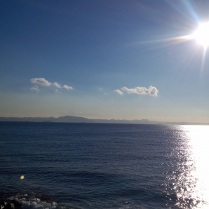 相模湾の朝日