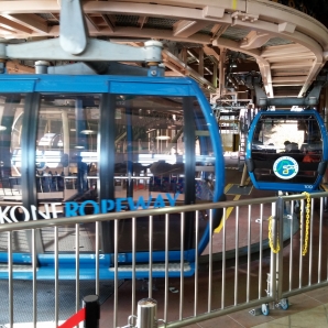 乗り換えてロープウエイで大涌谷へ