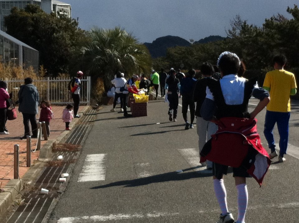 クリームパン食べて再出発